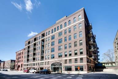 Main picture of 408 N 1st St