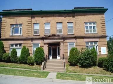 Main picture of 218 N 15th Ave E