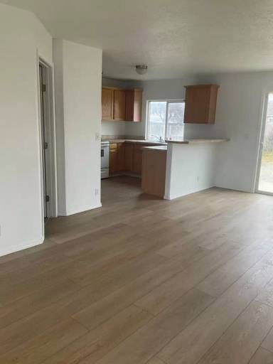 Main picture of 3522 S Big Springs Way
