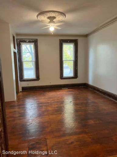 Main picture of 1002 Main St
