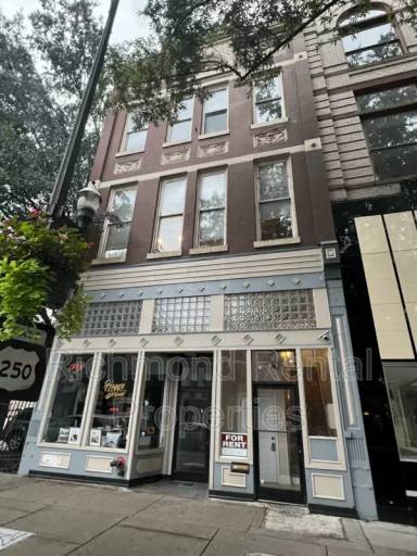 Main picture of 11 E Broad St