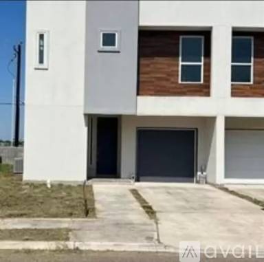 Main picture of 1626 W B St