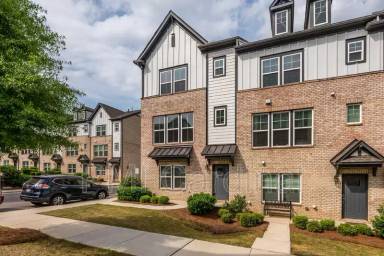 Main picture of 604 Tudor Park Way