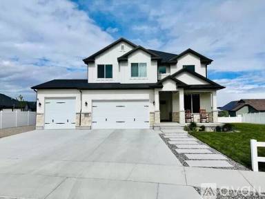 Main picture of 4967 N Cambridge Way