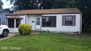 Main picture of 840 S Beverly Dr