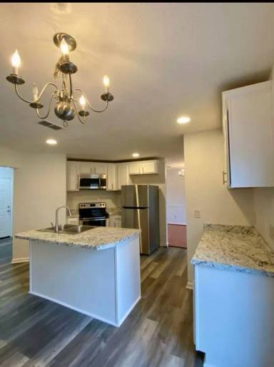 Main picture of 3288 Clapham Rd