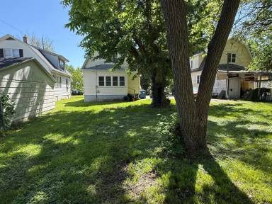 Main picture of 1213 S Illinois St