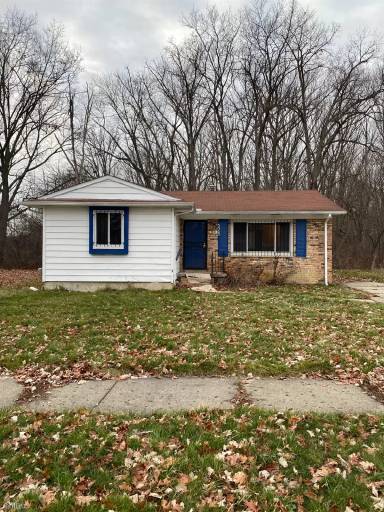 Main picture of 5905 Cloverlawn Dr