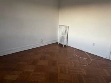 Main picture of 1819 E 52nd St