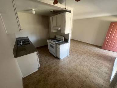 Main picture of 1214 W Brook St