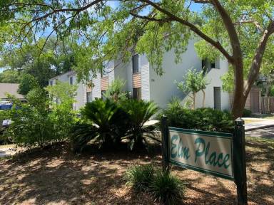 Main picture of 128 Elm Ave SE