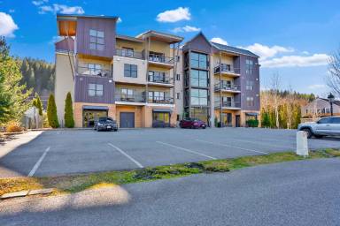 Main picture of 834 Mc Kinley Avenue West - 1