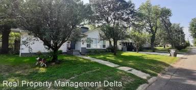 Main picture of 109 N Olive St