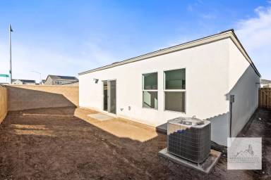 Main picture of 2851 N Janice Ave