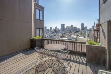 Main picture of 2 Fallon Pl