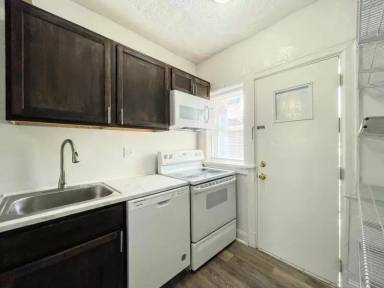 Main picture of 3615 Hereford St