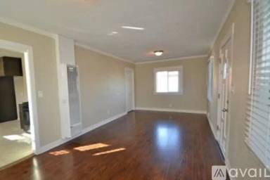 Main picture of 1522 W 67th St
