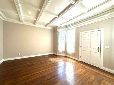 Main picture of 3207 Telegraph Ave