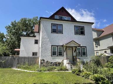 Main picture of 3212 Portland Ave
