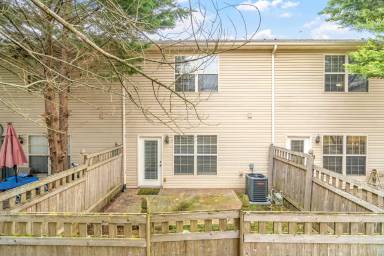 Main picture of 4808-38 Fountain View Way