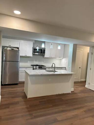 Main picture of 400 Emerson St NW