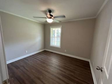 Main picture of 230 Sunlyn St
