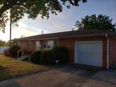 Main picture of 1211 E Gardena St