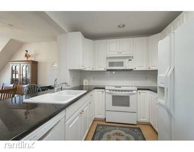 Main picture of 73 Chelsea St