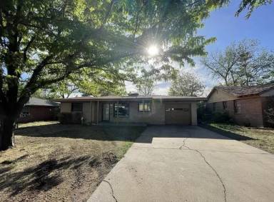 Main picture of 2030 Crockett St