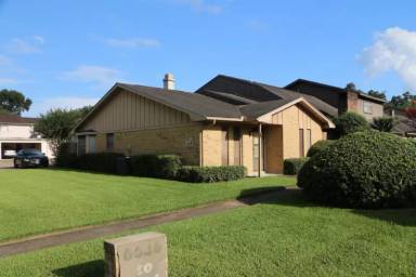 Main picture of 6668 Lexington Dr