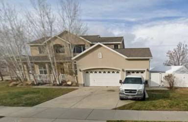 Main picture of 553 E Jade Park Ln
