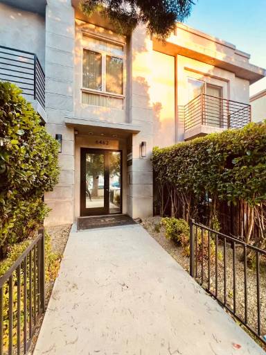 Main picture of 6462 Woodley Ave