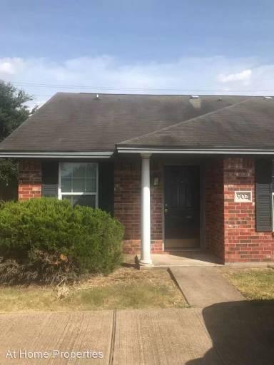Main picture of 902 Sun Meadow St