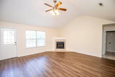 Main picture of 2 Watling Ln