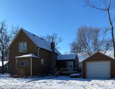 Main picture of 824 S 2nd St