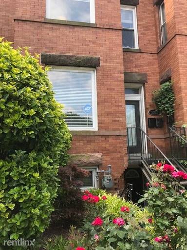 Main picture of 1522 Newton St NW