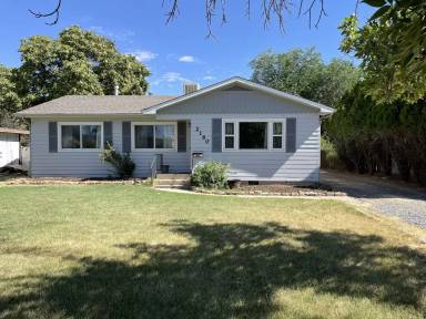 Main picture of 2160 Elm Ave