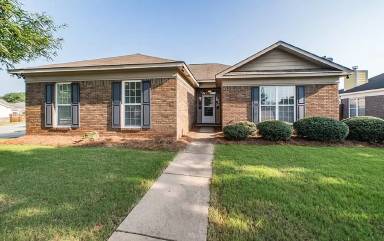 Main picture of 8018 Silverado Dr