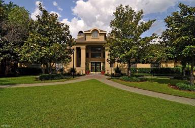 Main picture of 3500 Willowood Cir