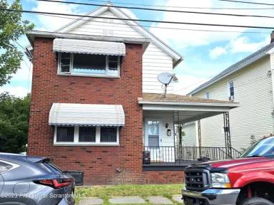 Main picture of 719 Hickory St