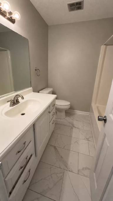 Main picture of 1307 West Meadowview Road
