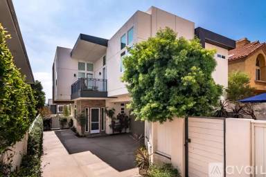 Main picture of 2204 Harriman Ln