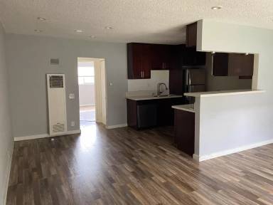 Main picture of 250 South Reno Street - 04