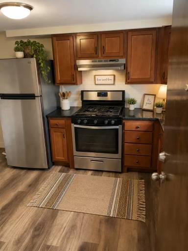 Main picture of 124 W Main St