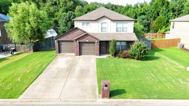 Main picture of 74 Earnhardt Cir