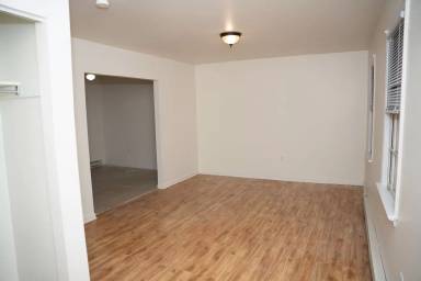 Main picture of 53 E Summit St