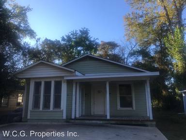 Main picture of 123 E Gregg St