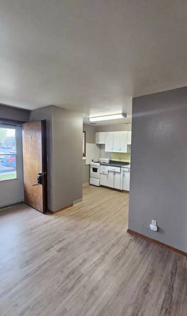 Main picture of 839 Cedar St