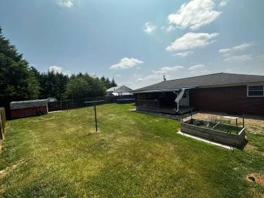 Main picture of 3984 Bruce St