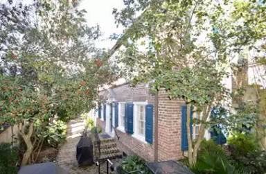 Main picture of 80 1/2 Tradd St
